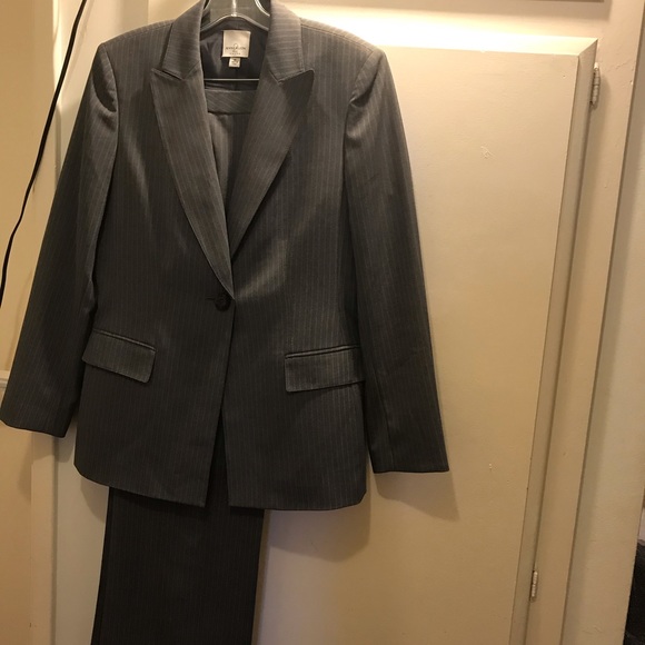 Suits - Picture 11 of 15